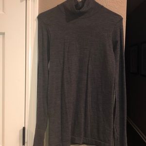 *HARDLY WORN* Athleta Wool Turtlneck